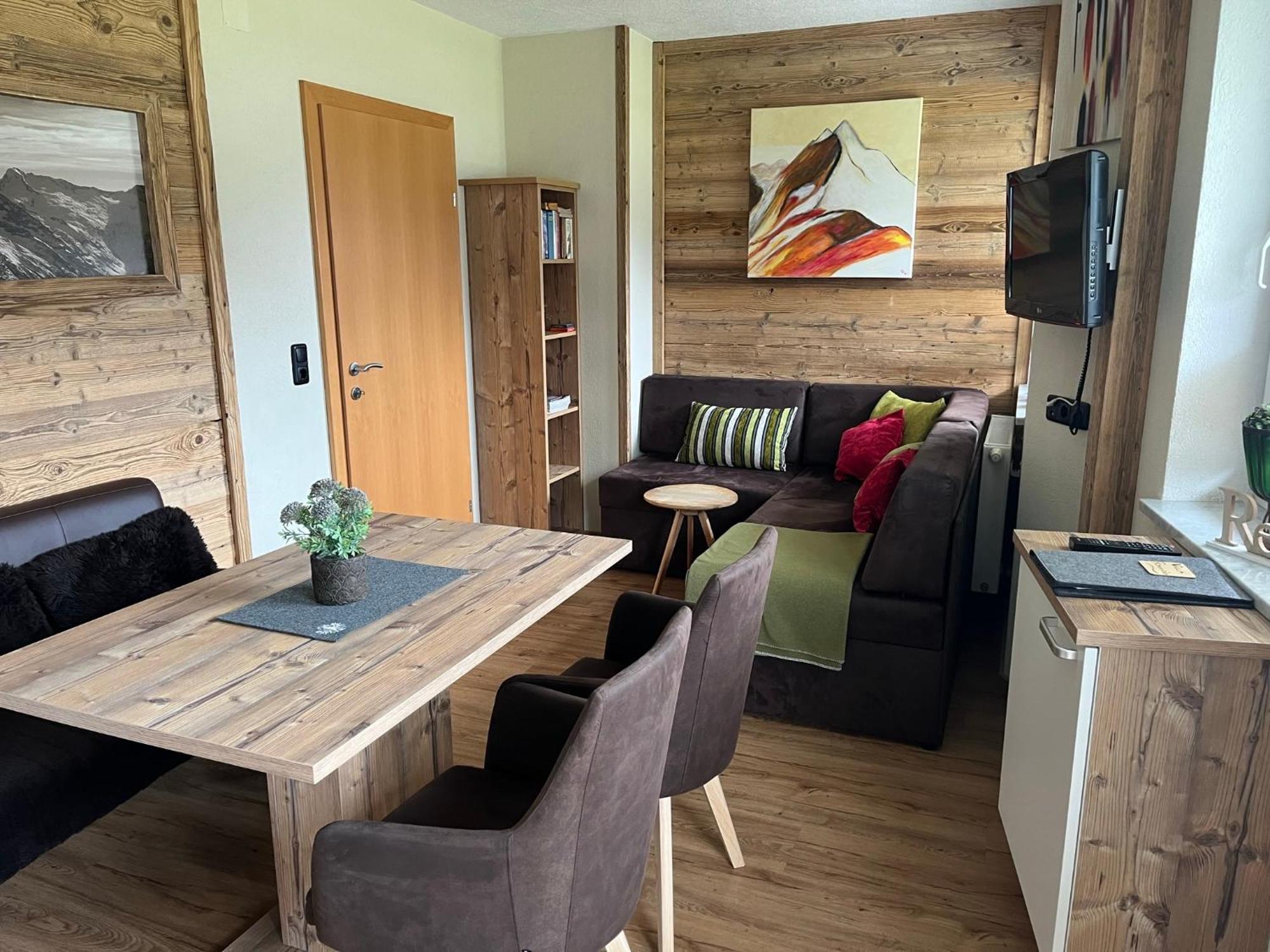 Villa Romantica Appartement Mayrhofen Bagian luar foto
